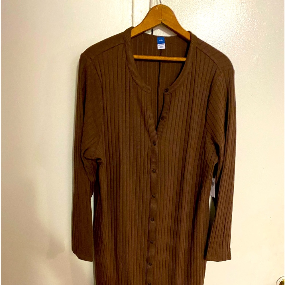 Fitted brown rib-knit midi button-front dress for women